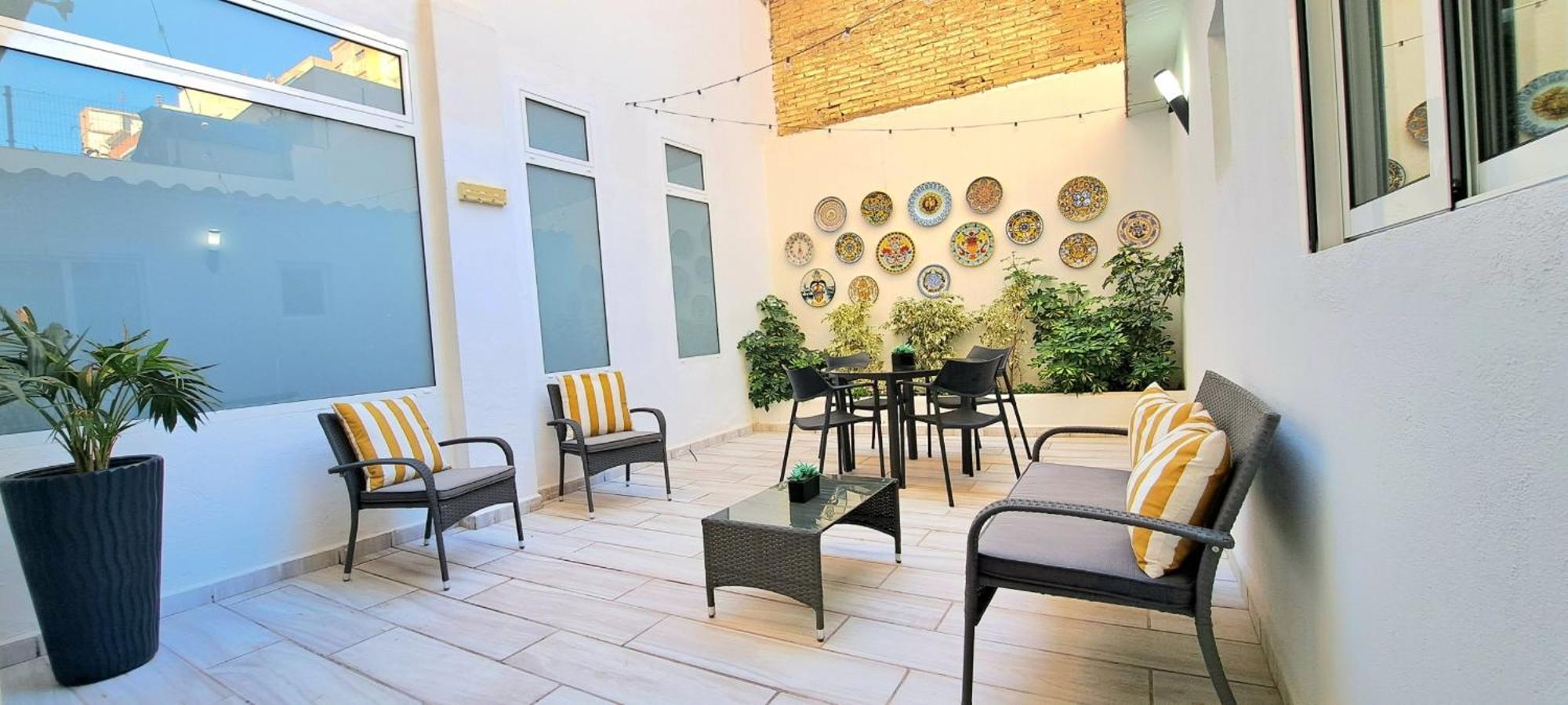 New! Renovated, Centrally Located, Private Entrance, Terrace Apartment Valencia Exterior photo