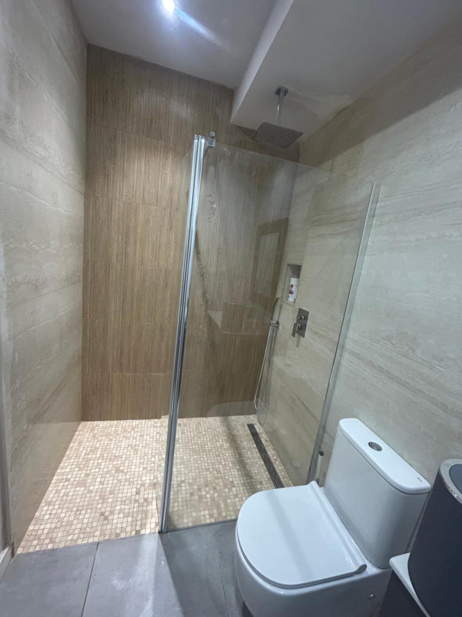 New! Renovated, Centrally Located, Private Entrance, Terrace Apartment Valencia Exterior photo